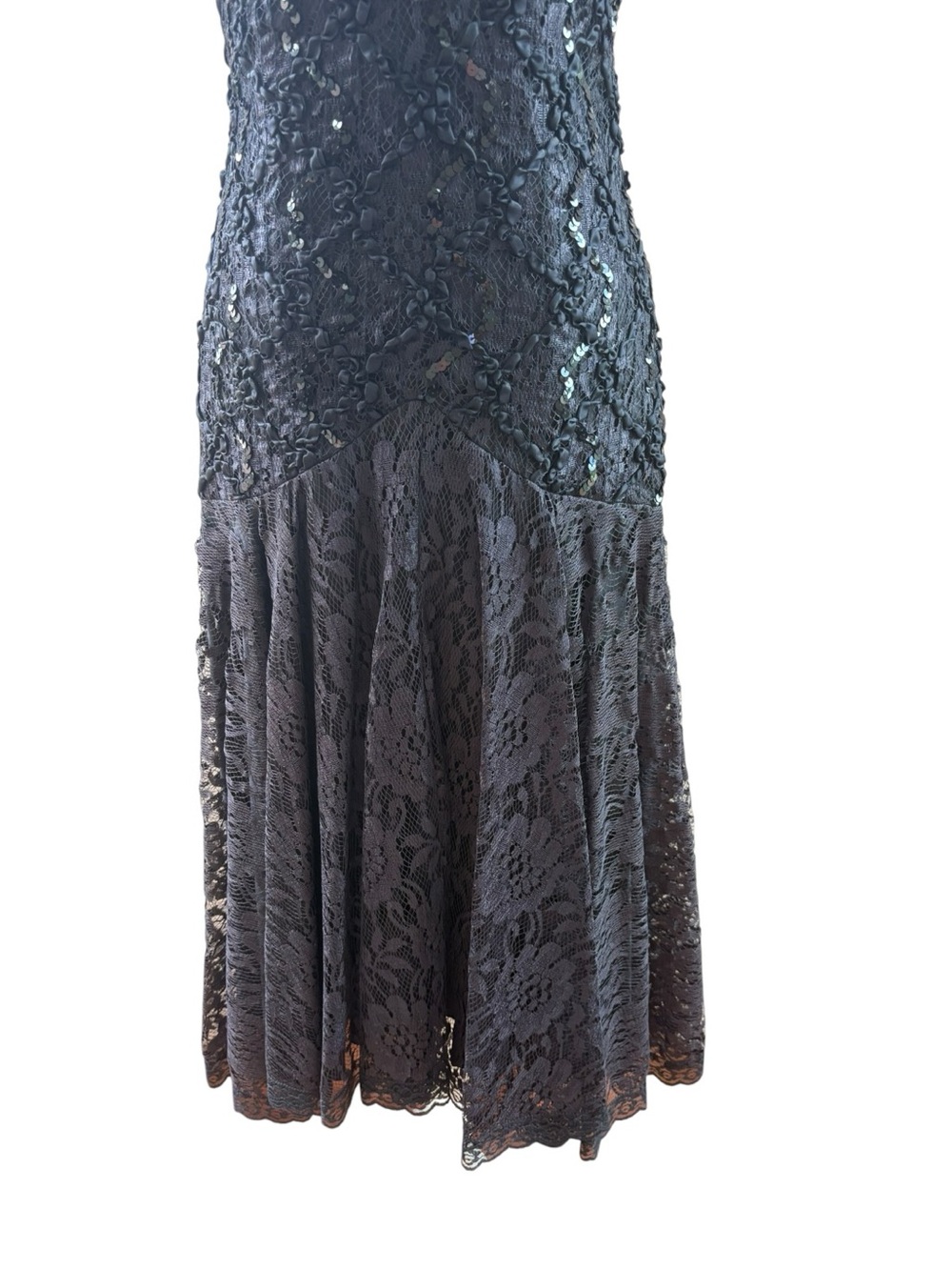 HW Collections Elegant Black Lace and Sequin Evening Dress, Size 8 - Picture 4 of 11